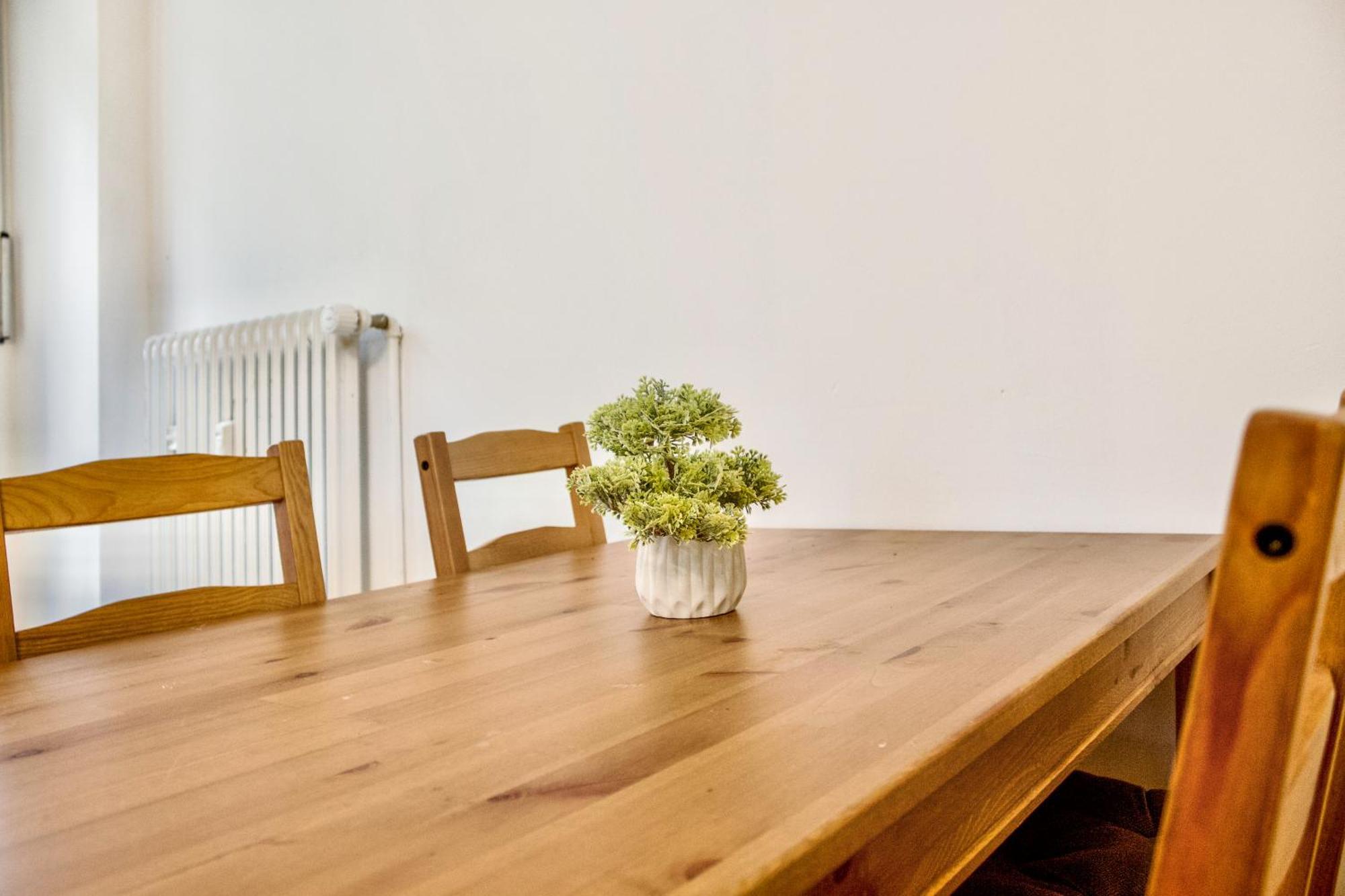 Charmante Altbauwohnung In * Bonn